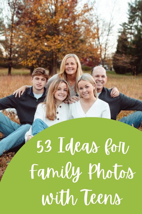 Teenage Family Photos Sibling Poses, Divorced Family Photo Ideas, Family Of Four Adults Photo Ideas, Family Portrait Poses Single Mom, Family Fall Photoshoot With Teenagers, Teenage Family Photography, Fall Family Photoshoot Ideas With Teenagers, Family Picture With Teenagers, Family Photo Ideas Spring