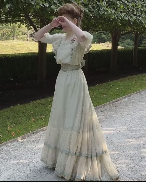 1900 Dress Aesthetic, Edwardian Fashion Women Dresses, 1890-1900 Fashion, 1910s Aesthetic Fashion, Early 1900s Fashion Aesthetic, Victorian Summer Fashion, 1910s Inspired Fashion, 1890s Formal Dress, 1915 Womens Fashion