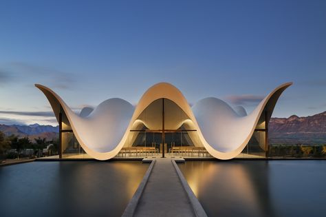 Completed in 2016 in Ceres, South Africa. Images by Adam Letch                . The new chapel, set within a vineyard in South Africa, is designed by South-African born Coetzee Steyn of London based Steyn Studio. Its serene... Bosjes Chapel, Architecture Cool, Shell Structure, Architecture Company, Modern Church, Parametric Architecture, Studios Architecture, Religious Architecture, Zaha Hadid Architects