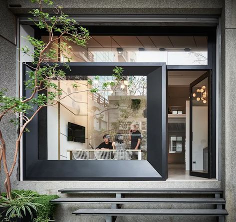 13 Front Doors that Contribute to Stunning Façade Designs Office Facade Design Entrance, Restaurant Facade, Fasad Design, Design Stairs, House Minimalist, Hotel Facade, Retail Facade, Shop Facade, Wooden Facade