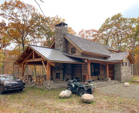 Timber Frame Ceiling, Timber Frame Cabin Plans, Small Rustic House, Timber Frame Cabin, Rustic House Plans, Cabin Exterior, Cabin House Plans, Timber Frame Homes, Log Cabin Homes