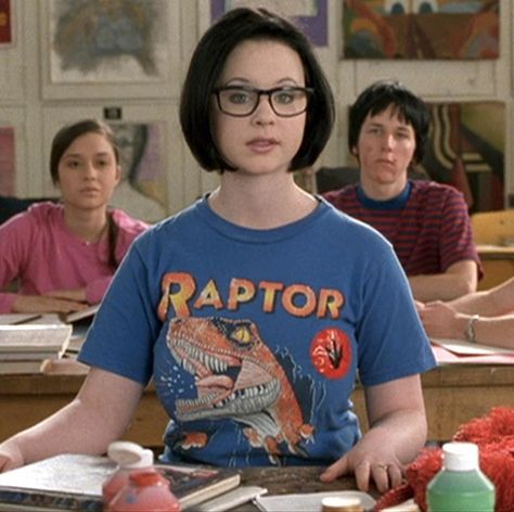 Thora Birch - Enid (Ghost World) Enid Coleslaw, Ghost World Movie, Thora Birch, Ghost World, I Love Cinema, Albert Camus, Movie Fashion, Comfort Characters, Movie Collection