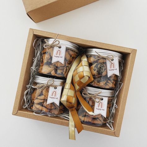 Cookies Hampers Packaging, Eid Hampers Ideas, Eid Hampers Packaging, Ide Hampers Lebaran, Hampers Cookies, Hampers Kue Kering, Cookies Hampers, Hampers Design, Diy Hampers