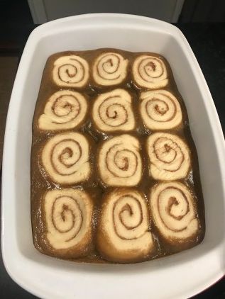 Overnight Caramel Rolls Rhodes Caramel Rolls Recipe, Overnight Caramel Rolls, Rhodes Rolls Recipes, Rhodes Cinnamon Rolls, Rhodes Bread Dough, Overnight Cinnamon Rolls, Caramel Rolls, Cinnamon Roll Recipe Homemade, Store Bought Pie Crust