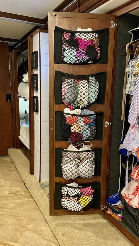 Rangement Caravaning, Camper Storage Ideas Travel Trailers, Camper Organization Rv Living, Bedroom Organization Ideas, Camper Organization Travel Trailers, Rv Interior Remodel, Camper Interior Design, Rv Bedroom, Camper Trailer Remodel