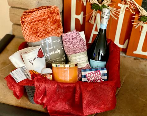 Christmas Gift Basket For In Laws, Christmas Basket For Mother In Law, Mother In Law Gift Basket Ideas, Gift Basket For Mother In Law, Mother In Law Birthday Gift Ideas, Mother In Law Christmas Gift Ideas, Gift Basket Homemade, In Law Christmas Gift Ideas, Holiday Gift Baskets Christmas