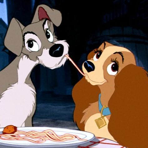 Couple Disney, Mini Tela, Disney Amor, Disney Names, Disney Romance, Disney Wiki, Wallpaper Disney, Karakter Disney, Film Disney