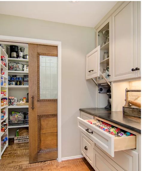 Pantry with vintage pocket door Door Stand, Kitchen Pantry Ideas, Vintage Pantry, Patio House, Pantry Layout, House Pantry, Kitchen And Bathroom Remodeling, Spanish Home Decor, Glass Pantry Door