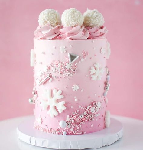 Pink Snowflake Cake, Cute Christmas Cake, Christmas Cream, Snow Cake, Streusel Cake, Cake Sprinkles, Snowflake Cake, Pink Snowflake, Pastel Cakes