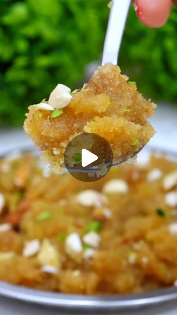 Aata Halwa Recipe, How To Make Suji Halwa, Suji Halwa Recipes, Suji Recipes Indian, Indian Dinner Ideas, Dessert Graham, Suji Recipe, Suji Halwa, Graham Dessert