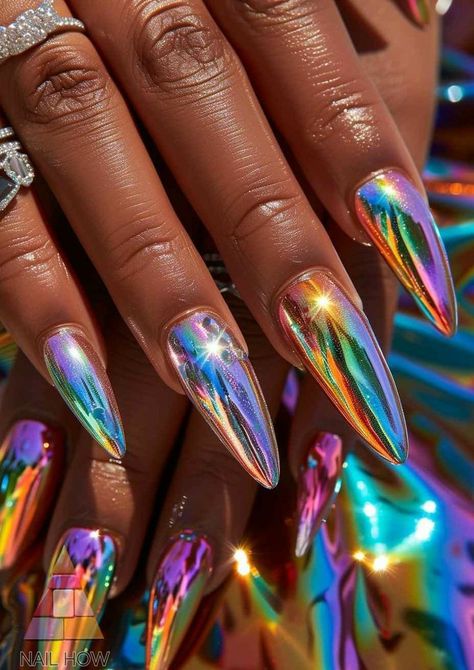 Simple Holographic Nails, Celebrity Nail Designs, Peacock Chrome Nails, Neon Metallic Nails, Christmas Light Bulb Nails, Rainbow Nails Tips, Chrome Iridescent Nails, Chameleon Chrome Nails, Irradecent Nail Designs