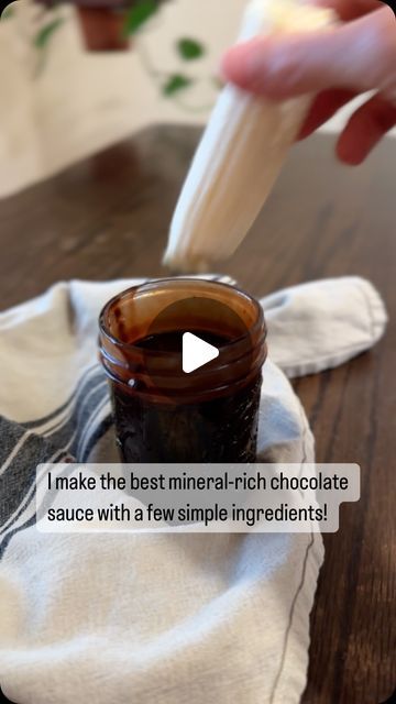 Chocolate Dipping Sauce, Smart Food, Butter Honey, Cream Butter, Egg Free Recipes, Dessert For Two, Food Sweet, Homemade Butter, Sauce Pan