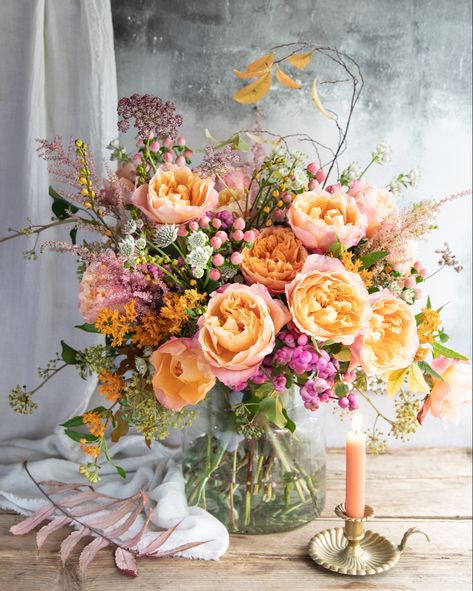 Flower Arrangements Business, Colorful Flower Arrangements Diy, High Tea Floral Arrangements, Small Spring Floral Arrangements, Neutral Flower Arrangements, Whimsical Floral Arrangements, Peony Arrangements, Spring Flower Arrangements Centerpieces, Small Floral Arrangements