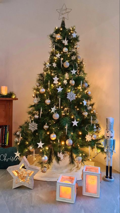 Champagne white wood Christmas Tree My neutral christmas decor White Champagne Christmas Tree, Champagne And White Christmas Tree, White Wood Christmas Tree, Champagne Christmas Tree, Christmas Tree Decorating Themes, Neutral Christmas Decor, Neutral Christmas, Christmas Themes Decorations, Tree Decorating