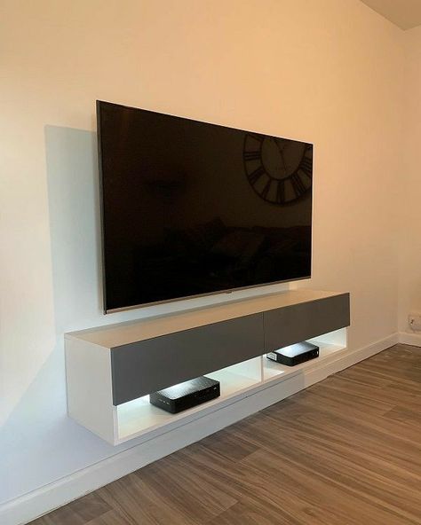 Tv Stand Decor Living Room, Tv A Muro, Modern Tv Room, Simple Tv, Modern Tv Wall Units, Tv Stand Decor, Tv Cabinet Design, Tv Unit Interior Design, Modern Tv Wall