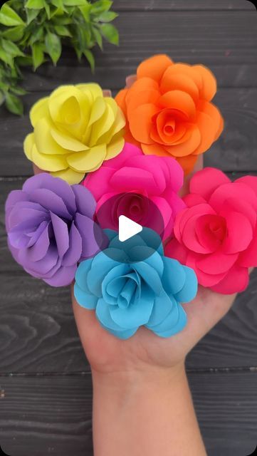 Making 3d Flowers, Cute Origami Easy Flower, Easy Flowers With Paper, Card Stock Flowers Template, Easy 3d Flowers Paper, Origami Paper Flowers Tutorial, Making Paper Flowers Easy, Flowers Out Of Paper Easy, Homemade Flowers Diy