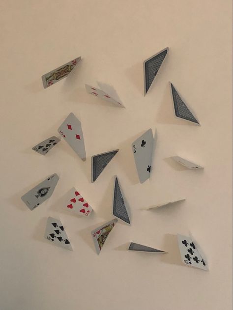 Hisoka Cards In Wall Decor, Cards On Wall Decoration, Hisoka Card Wall Decor, Diy Poker Room Decor, Grunge Wall Ideas, Deck Of Cards Room Decor, Diy Wall Decor Grunge, Diy Wall Decoration Ideas For Bedroom Aesthetic, Hot Glue Room Decor