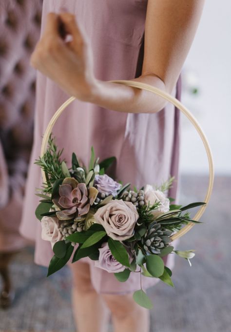 White bridesmaid bouquet