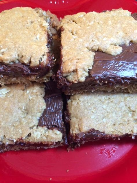 Michele's Woman Cave: Tootsie Roll Bars Quick Oatmeal, Candy Recipes Homemade, Tootsie Roll, Woman Cave, No Bake Bars, Family Recipe, Homemade Desserts, Cookie Bars, Meals For One