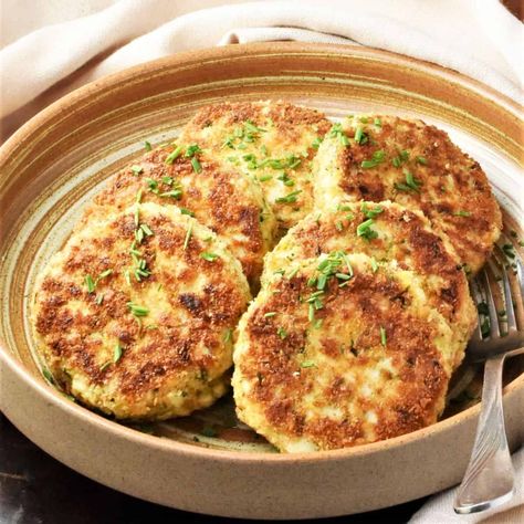 Polish Egg Patties are made using the simplest of ingredients for a quick, easy, delicious and affordable meal. Soft on the inside with a crispy breadcrumb coating they are usually served with mashed potatoes and a zesty salad. #eggpatties #polishrecipes #polishfood #vegetarianpatties #everydayhealthyrecipes