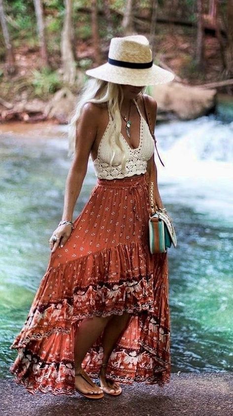 Find and follow posts tagged boho-fashion on Tumblr Stile Hippie Chic, Bohemian Style Skirts, Spring Outfits Boho, Looks Hippie, Look Hippie Chic, Boho Queen, Stile Boho Chic, Moda Hippie, Look Boho Chic