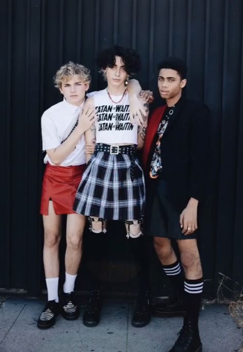 Bryce Xavier, Boys Wearing Skirts, Boys In Skirts, Guys In Skirts, Men Wearing Skirts, Clothes Swap, Concept Inspiration, Gender Fluid Fashion, Genderless Fashion