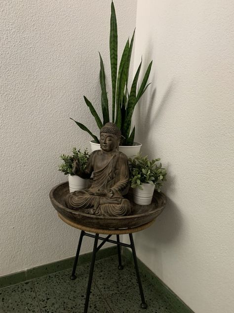 Deco Spa, Zen Corner, Buddha Home Decor, Indian Room Decor, Simple Living Room Decor, Buddha Garden, Meditation Room Decor, Buddha Decor, India Home Decor