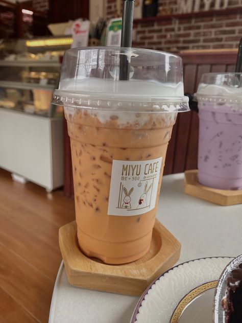 milk tea, thai tea, drinks, cafe, coffee shop, food, instagram story, instagram, coffee Thai Coffee Shop, Thai Tea Aesthetic, Tai Tea, Coffee Shop Food, Food Instagram Story, Thai Coffee, Thai Milk Tea, Tea Drinks, Food Instagram