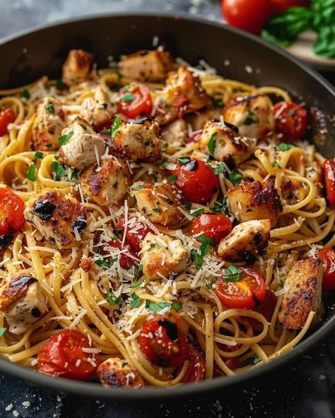 Alyssa Alonso Bruschetta Chicken Pasta, Pasta With Chicken, Tuscan Chicken Pasta, Bruschetta Toppings, Chicken With Italian Seasoning, Bruschetta Chicken, Tuscan Chicken, Pasta Ingredients, Chicken Pasta Recipes