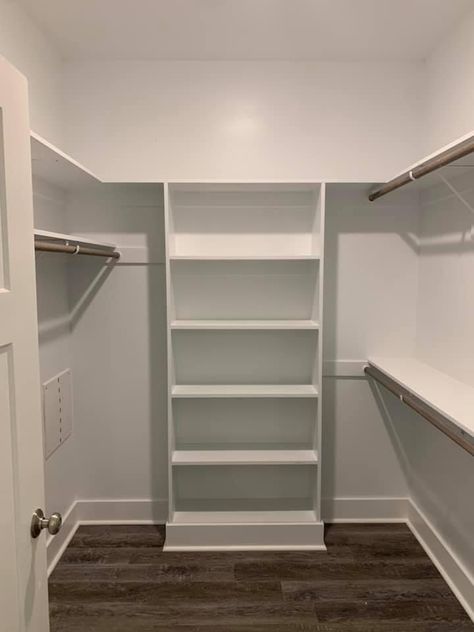 Walk In Closet Set Up Ideas, Square Walkin Closet Ideas Layout, Small Closet Layout Walk In, Small 3 Wall Walk In Closet, Simple Master Closet Ideas, Closet Layout Walk In, 6x6 Walk In Closet, Closet Organization Ideas Square, 3 Wall Closet Walk In