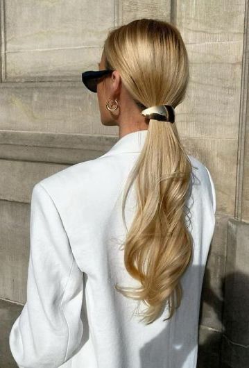 Chic Long Hair, Winter Hairstyle, Holiday Shoot, Blonde Ponytail, Casually Chic, Hairstyle Inspo, Glam Hair, Golden Hair, Great Hairstyles