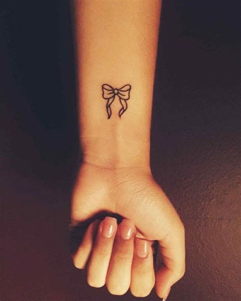 30+ Best Little Tattoo Ideas for Women Tiny Tattoo Designs For Women, Nice Tattoos For Women, Body Picture Ideas, Tato Simple, Kawaii Tattoos, Small Feminine Tattoos, Girly Tattoo, Easy Tattoos, Tattoos Tiny