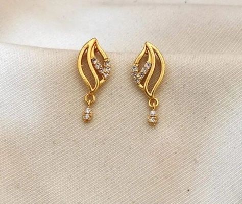 Earrings Gold For Women, Small Necklace Designs Gold Indian, Gold Studs Designs For Daily Use, Gold Earrings Simple Designs, 2gm Gold Earrings Designs, Daily Use Earrings Design Gold, Gold Earrings Designs Modern Simple, Ring Model Earrings Gold, Dailyware Earrings Gold Latest