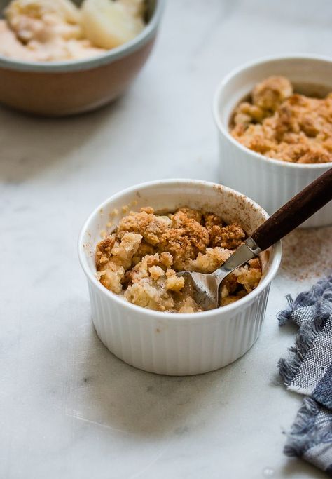 Apple Crumble For One, Low Calorie Apple Crumble, Ramkin Recipes, Ramekin Recipes, Baked Pudding, Apple Crisp Without Oats, Ramekin Recipe, Best Apple Desserts, Apple Food