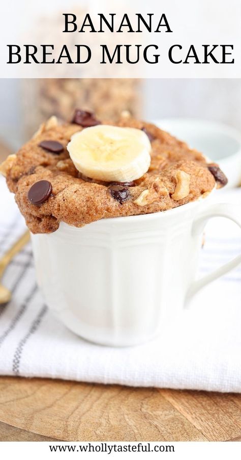 a white mug with banana bread mug cake with chocolate chips and a slice of fresh banana on top Microwave Banana Muffin, Healthy Banana Cake, Banana Bread Mug Cake, Desserts Banana, Banana Bread Mug, Banana Desserts, Healthy Desserts For Kids, Cake In A Mug, Mug Cake Healthy