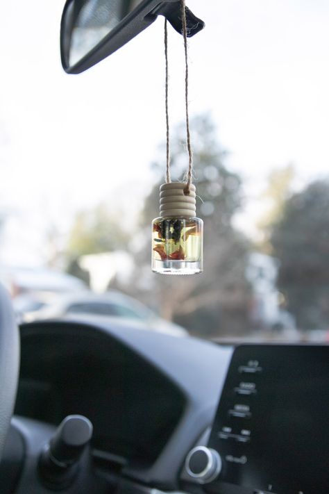 4 Ways to Make Naturally-Scented Car Air Fresheners | Hello Nest Car Diffuser Blends, Air Freshener Diy Essential Oils, Air Freshener Recipes, Car Air Freshner, Diy Essential Oil Diffuser, Car Air Freshener Diy, Diffuser Diy, Air Freshener Essential Oils, Car Diffuser Essential Oils