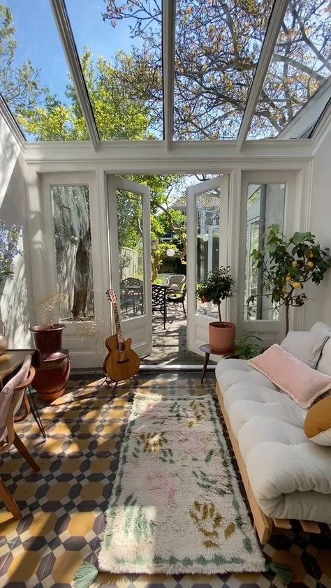 Indoor Sunroom Ideas, Sunroom Decorating, Sunroom Designs, Inspire Me Home Decor, House Decorations, Dream House Rooms, Style Deco, Dream House Interior, House Goals