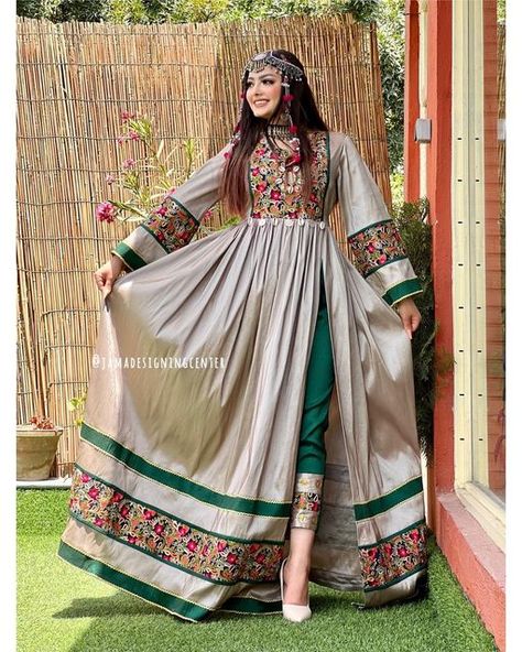 Stylish Short Dresses, Afghan Clothes, Pakistani Fancy Dresses, Fashion Top Outfits, Modest Dresses Casual, Afghan Dresses, Simple Pakistani Dresses, Designer Dresses Casual, Stylish Party Dresses