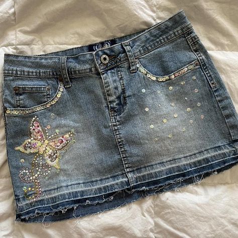 Look what I just bought on Depop 🙌 https://depop.app.link/bAKWzgBJAyb 2000s Bling Fashion, Bedazzled Denim Skirt, Bedazzle Jeans, Y2k Denim Skirt Outfit, Mini Jean Skirt Outfit, Mini Denim Skirts, Depop Clothes, Denim Mini Skirt Outfit, Skirt Embroidery