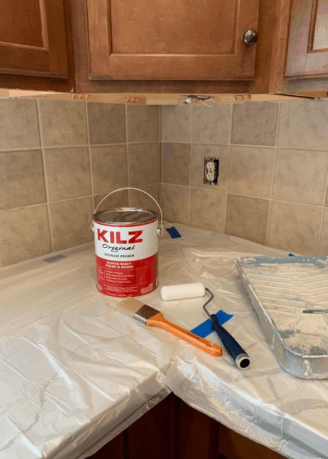 Painting Tile Backsplash, Painting Bathroom Countertops, Painting Kitchen Tiles, Kitchen Tile Backsplash, Paint Backsplash, Ceramic Tile Backsplash, Diy Kitchen Backsplash, Kitchen Diy Makeover, Diy Backsplash