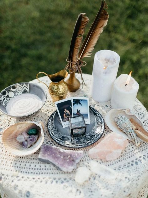 Serpentine Tables, Wiccan Wedding, Rose Quartz Wedding, Witch Wedding, Pagan Wedding, Top Wedding Trends, 2025 Wedding, Hippie Wedding, Wedding Altars