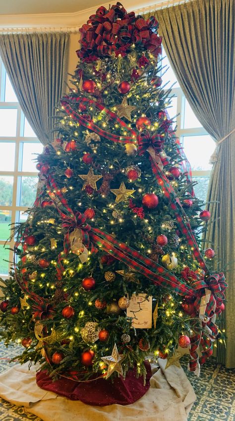 15ft Scottish Tree featured in Orlando, FL Scottish Themed Christmas Tree, Scottish Christmas Tree, 15 Ft Christmas Tree, 5 Ft Christmas Tree, Scottish Christmas, Christmas Tree Decorating Ideas, Christmas Tree Decor Ideas, Tree Decor Ideas, Tree Decorating Ideas