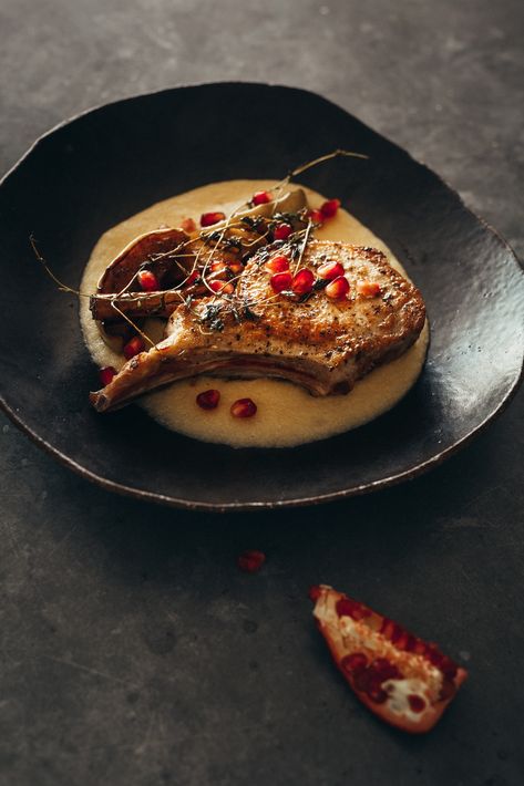 Pork chop, apple and polenta Pork Chop Apple, Summer Cooking Recipes, Pork And Apples, Thick Pork Chops, Pork Cheeks, Apple Pork, Apple Pork Chops, Polenta Recipes, Food Cafe