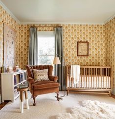 Budget Nursery, Living Vintage, Kid Rooms, Yellow Bedroom, Gender Neutral Nursery, Nursery Inspiration, Baby's Room, Cubicle, Nursery Design