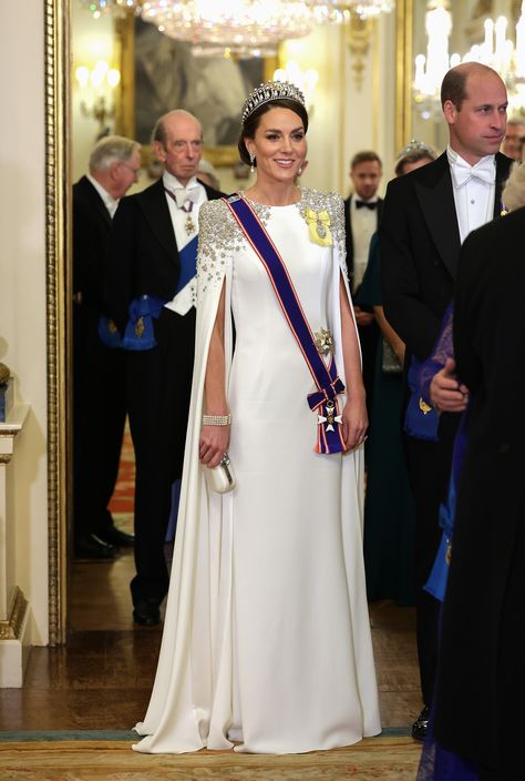 Vestidos Kate Middleton, Diana Tiara, Kate Middleton Stil, Vévodkyně Kate, Lovers Knot Tiara, Düşes Kate, Coronation Dress, State Banquet, William E Kate