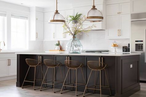 The Best Brown Paint Colors - Life On Virginia Street 2020 Kitchen Trends, Kitchen Niche, Lily Ann Cabinets, White Shaker Kitchen, Black Countertops, White Shaker Cabinets, Shaker Kitchen Cabinets, Brown Kitchens, Kitchen Design Trends