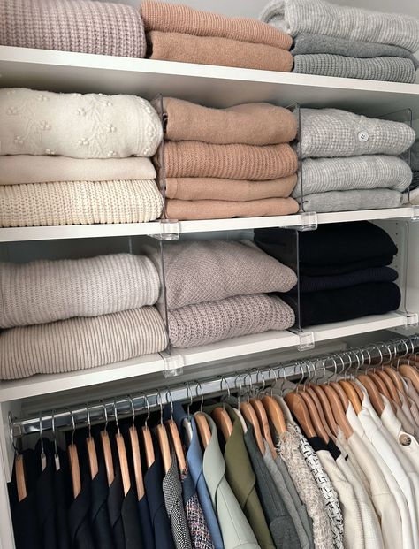 How To Organize An Armoire For Clothes, Hoodie Organization Ideas, Organized Closet Aesthetic, Hang Sweaters, Armoire Storage, Organized Closet, Apartment Vibes, House Organisation, Wardrobe Organisation