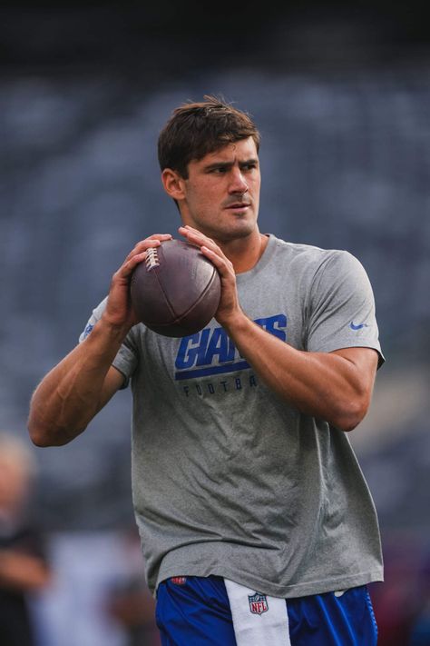 Daniel Jones Giants, Daniel Jones Wallpaper, New York Giants Wallpaper, Giants Wallpaper, Daniel Jones, New York Giants Football, Giants Football, American Football Players, Wallpaper Android