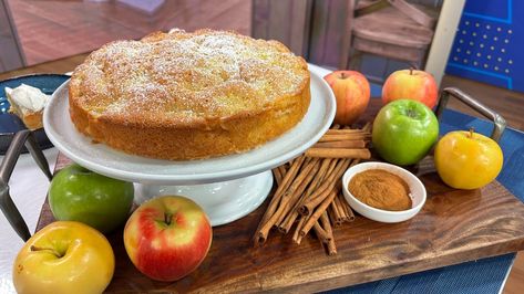 Learn to make Razza's delicious apple olive oil cake Vaseline Tricks, Apple Olive Oil Cake, Olive Oil Cake Recipe, Veggie Pot Pie, Taco Bell Recipes, Oil Cake, Olive Oil Cake, Chocolate Nuts, Wellness Recipes