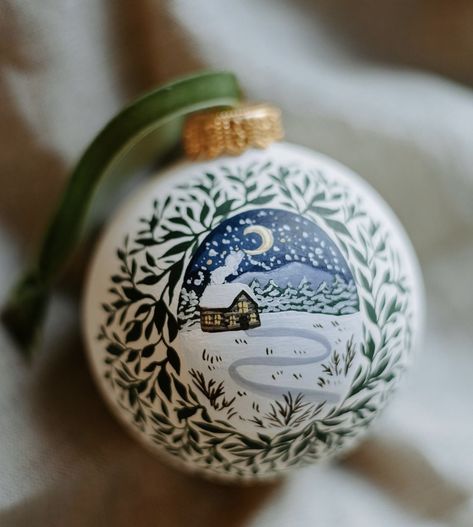 Hand Painted Bauble, Handpainted Christmas Ornaments, Heirloom Ornaments, Gouache Paint, Christmas Decor Inspiration, Painted Christmas Ornaments, Christmas Feeling, Painted Ornaments, Holiday Planning